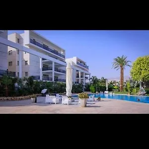 https://luxe-appartment-with-pool-terrasse-residence-royal-park.eilathotels.net